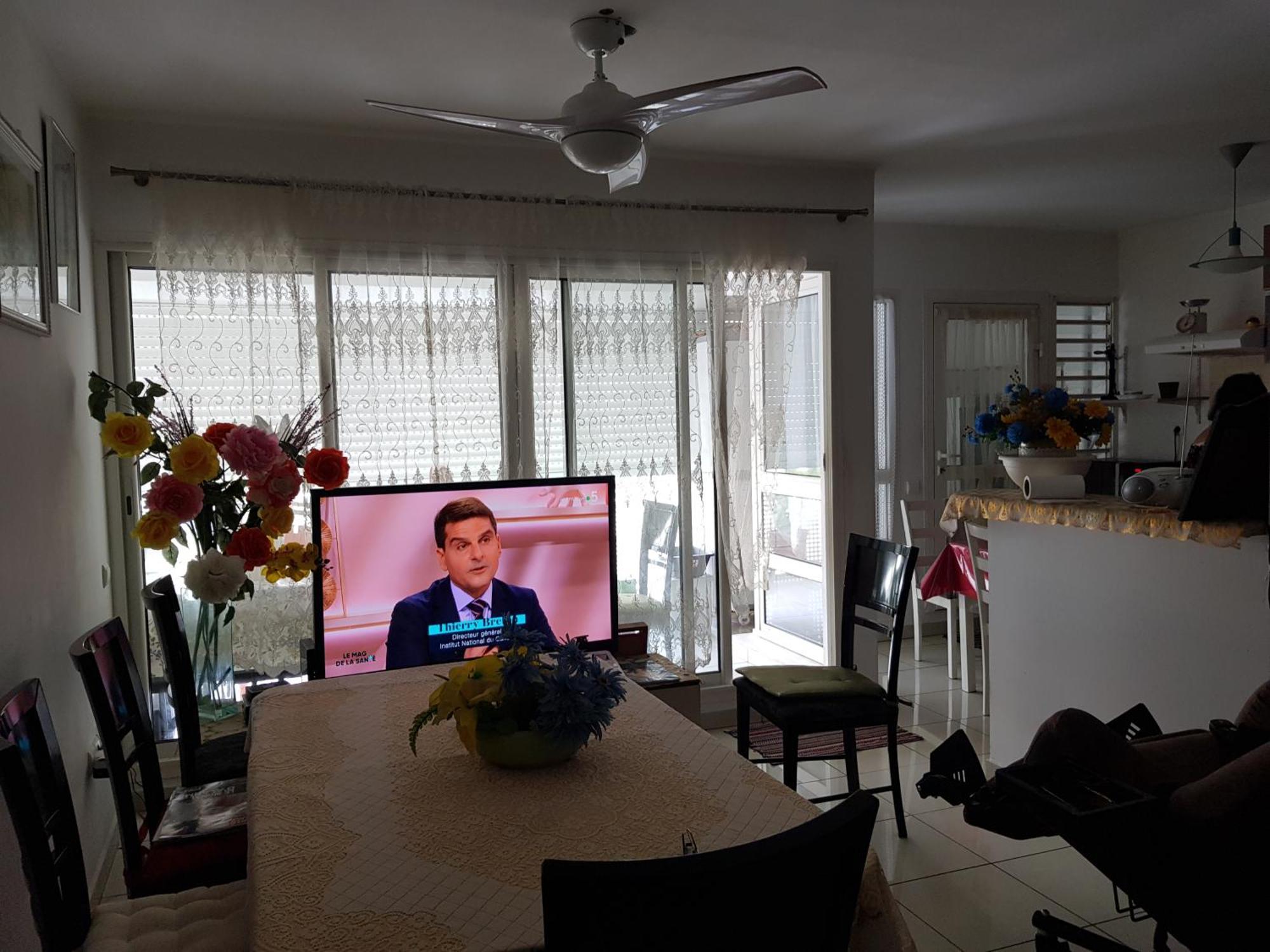 T3 Dans Residence Bon Standing Tres Proche Centre Ville Saint Denis Екстериор снимка